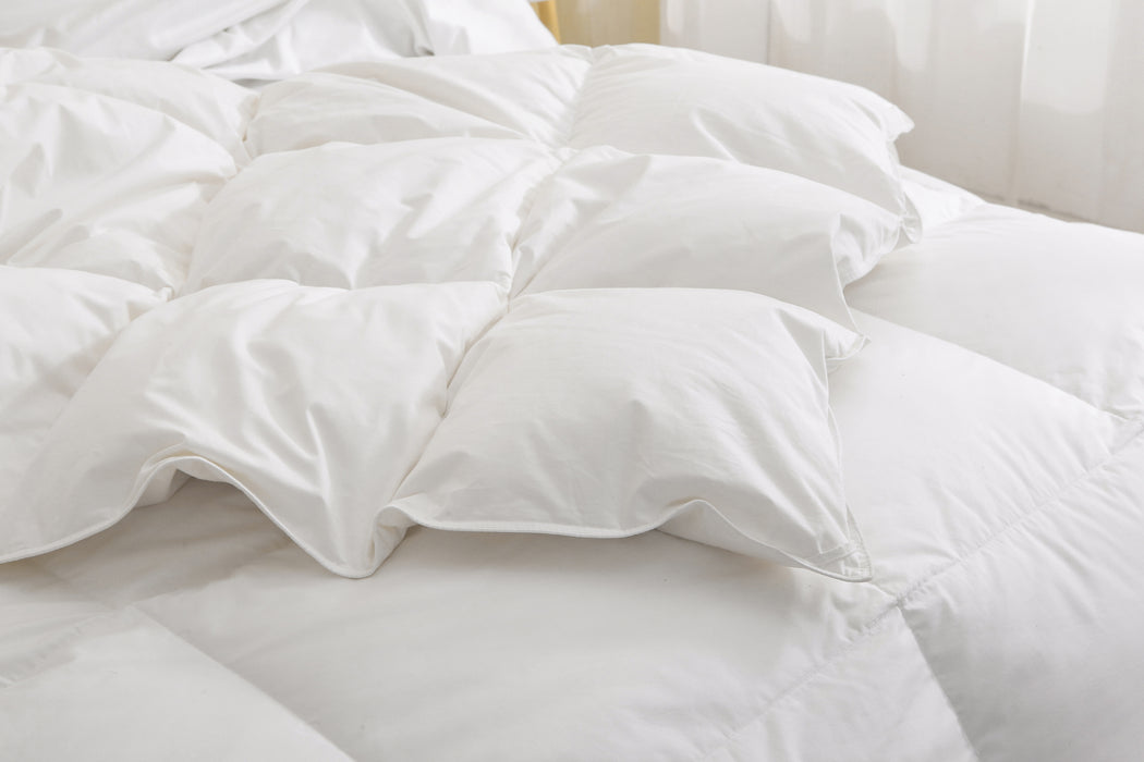 Dafinner Luxury Feathers Down Comforter ME060